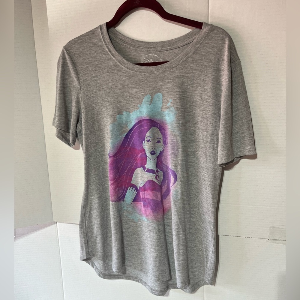 DISNEY POCAHONTAS GRAPHIC TEE WOMEN SZ‎ M GRAY SHORT SLEEVE COTTON BLEND